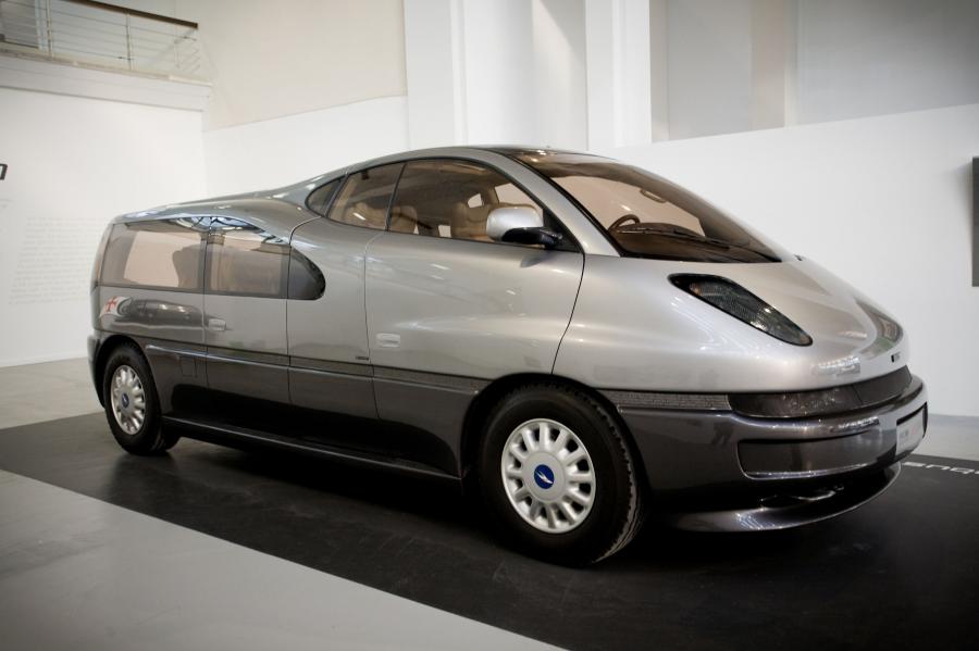  ItalDesign Columbus 1992 года  (фото 5 из 6)
